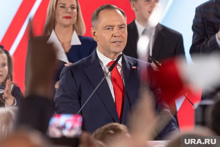 Новым президентом Польши стал Кароль Навроцкий