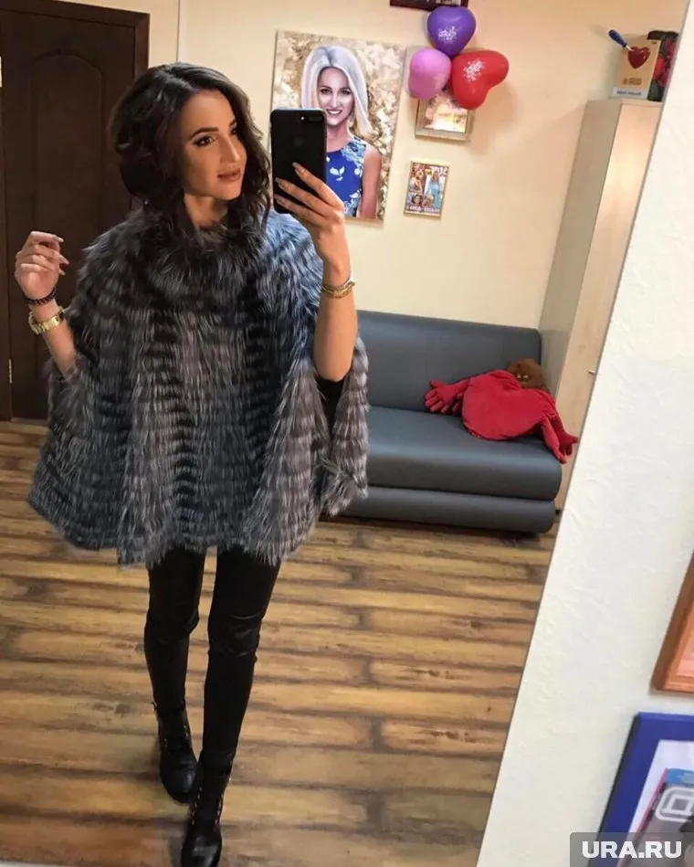 Телеведущая выпала из гамака на Мальдивах