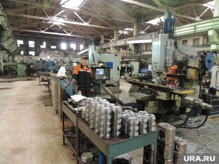 Работникам завода месяцами не платили зарплату