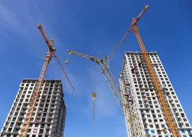 ФАС завела дело на застройщика, оставившего жителей Сургута без элитного ремонта