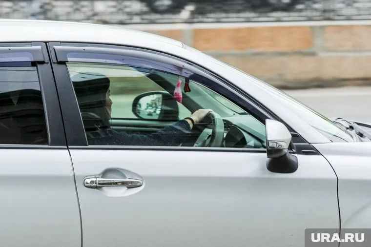 За выброс мусора из машины грозит штраф вплоть до 120 тысяч рублей