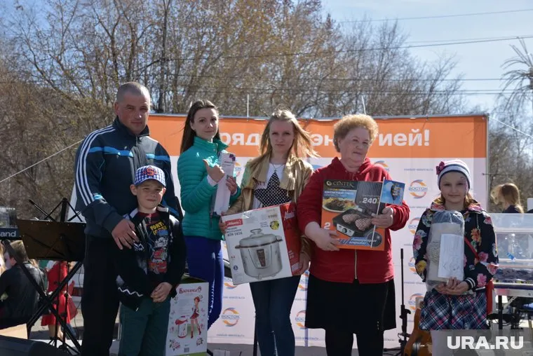 Жители Шумихи получили подарки и заряд хорошего настроения