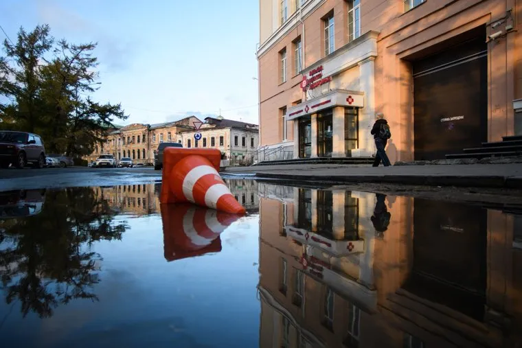 Здание бывшего Уральского приборостроительного заводе. Екатеринбург