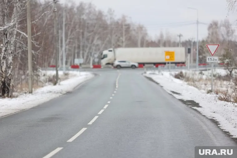 В ЯНАО закрыли дороги Салехард — Аксарка и Лабытнанги — Харп