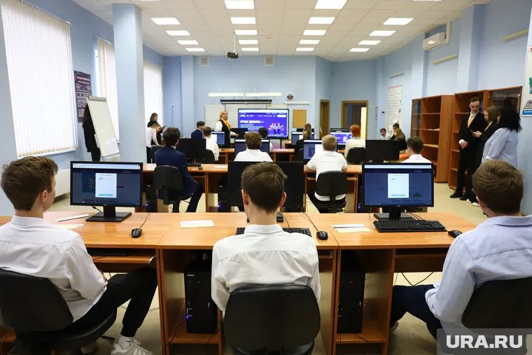 Сотрудники полиции не эвакуировали учеников