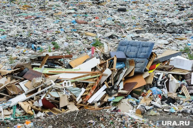 На свердловских свалках меньше мусора, чем в Подмосковье, отметил Смирнов
