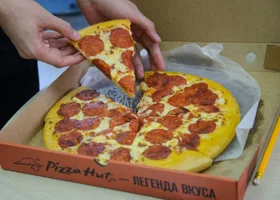 Популярная на весь мир пицца собирается вернуться в Россию