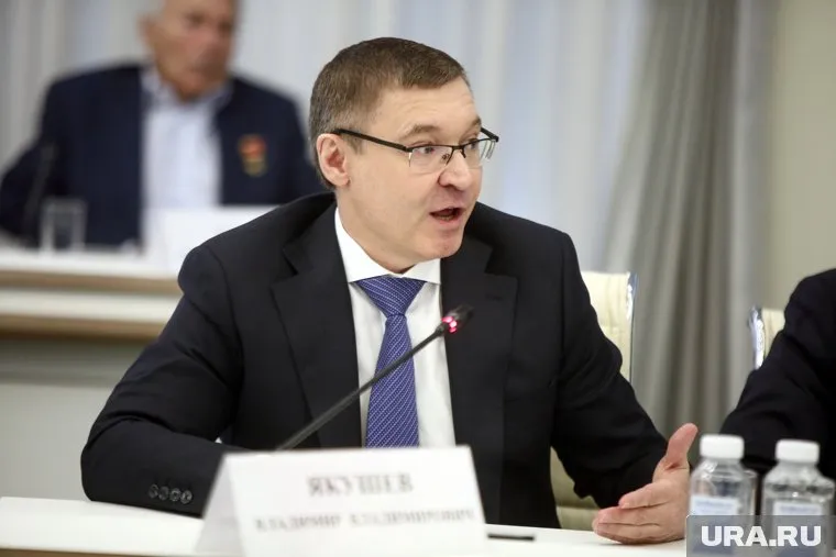 Владимир Якушев поздравил командующего ЦВО