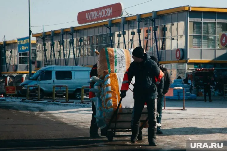 в 2010-х годах в «Таганском ряду» прошла целая серия рейдов силовиков