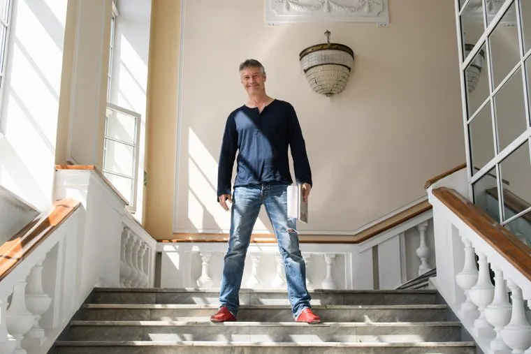 Комиссия по местному самоуправлению и внеочередное заседание гордумы Екатеринбурга, ройзман евгений, ступени, вниз