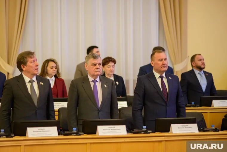 Самому возрастному депутату тюменской облдумы 77 лет