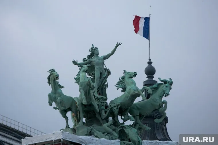 Значительная часть французов поддержал политику Ле Пен, противоречащую западной, заявил Владимир Джабаров