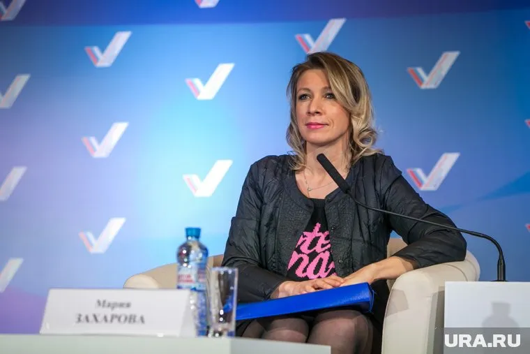 Захарова отметила, что с политической точки зрения Евросоюз не может существовать без США