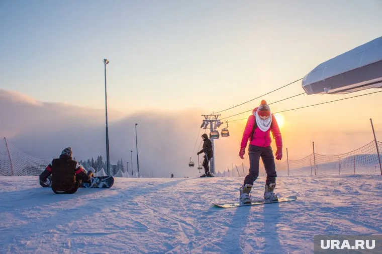 Сноубордисты и лыжники страдают без снега