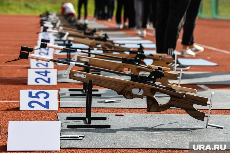 В школы Кургана передадут больше 100 мобильных биатлонных комплектов