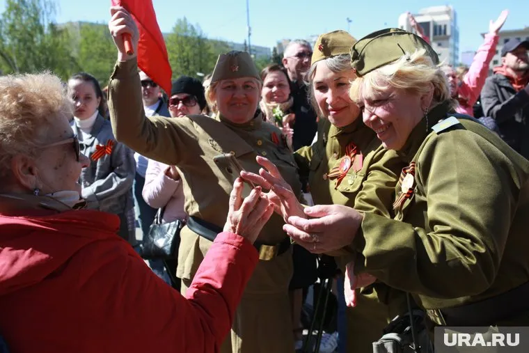 В городах готовятся встретить 9 мая, а мигрантам ограничат работу в такси