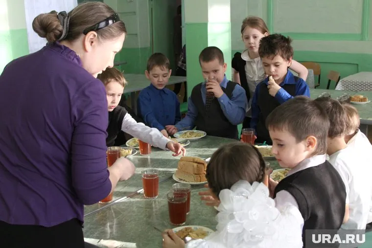 Сургутский чиновники на себе проверят, чем кормят детей в школах