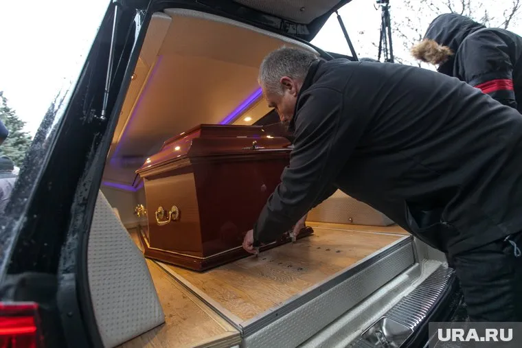 Сейчас бюджетных выплат не хватает на погребение