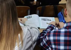 Министр образования Херсона: 10 тысяч детей остались учиться в школах региона