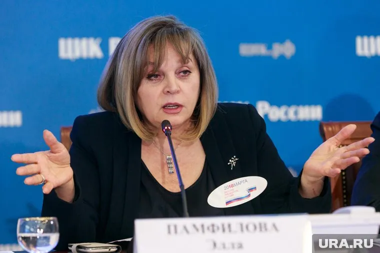 Элла Памфилова запустила в нападавшего стул