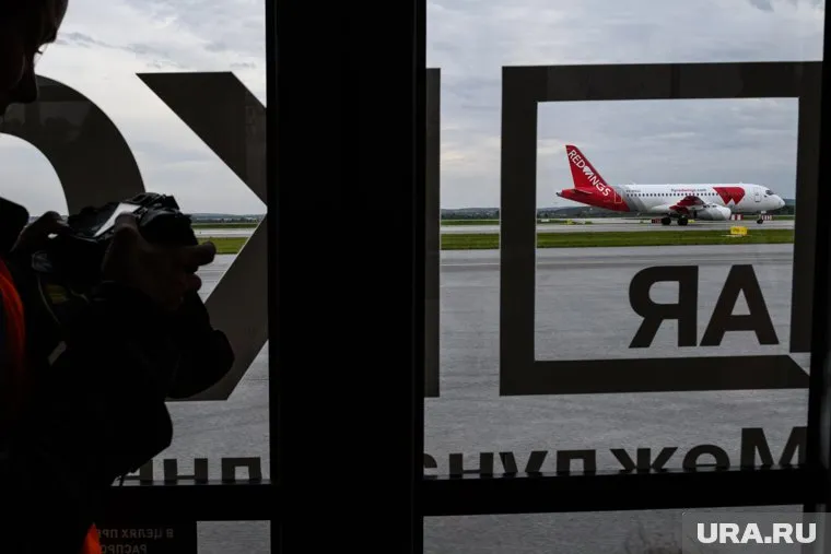 Из Махачкалы самолет вылетел с опозданием на 2,5 часа