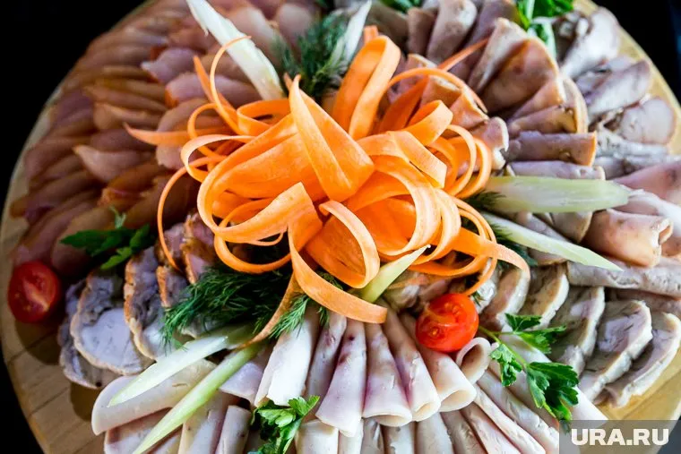 О происхождении мясо в двух тюменских кафе ничего неизвестно