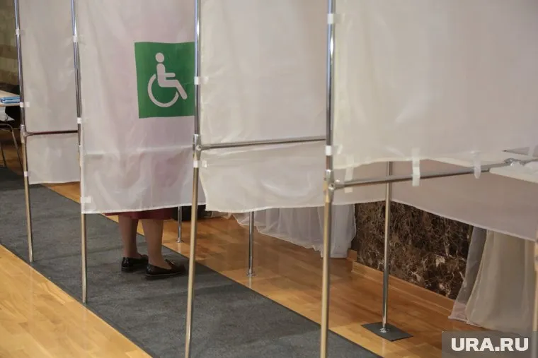 Испорченные бюллетени не просто открыли, а начали выдавать