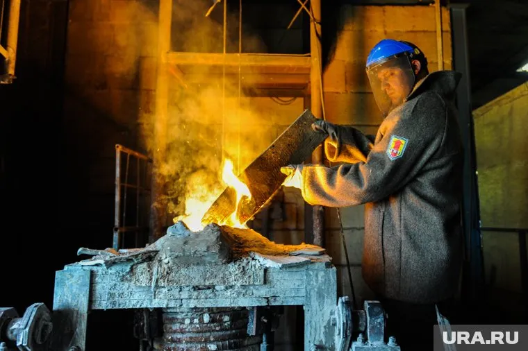 Вместо выходного людей ждут два рабочих дня