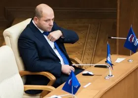 Свердловский депутат, советовавший людям меньше есть, рано расслабился