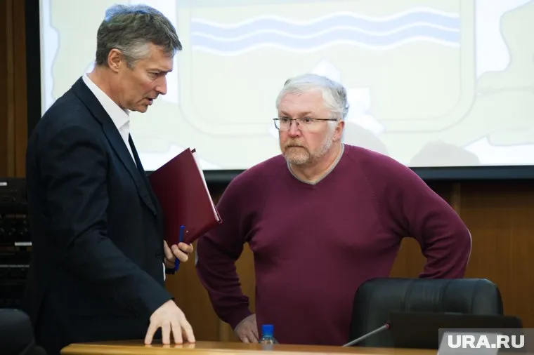 Константин Киселев перед заседанием попросил депутатов не обсуждать поправки в устав