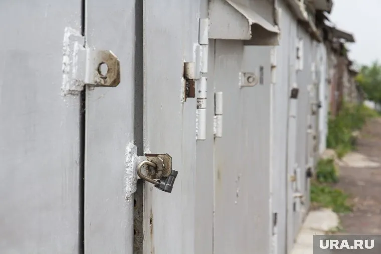 Машина с телом женщины была обнаружена в ее гараже