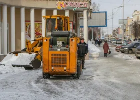 В ЯНАО к зиме подготовили 450 единиц спецтехники, сотни тонн песка и соли