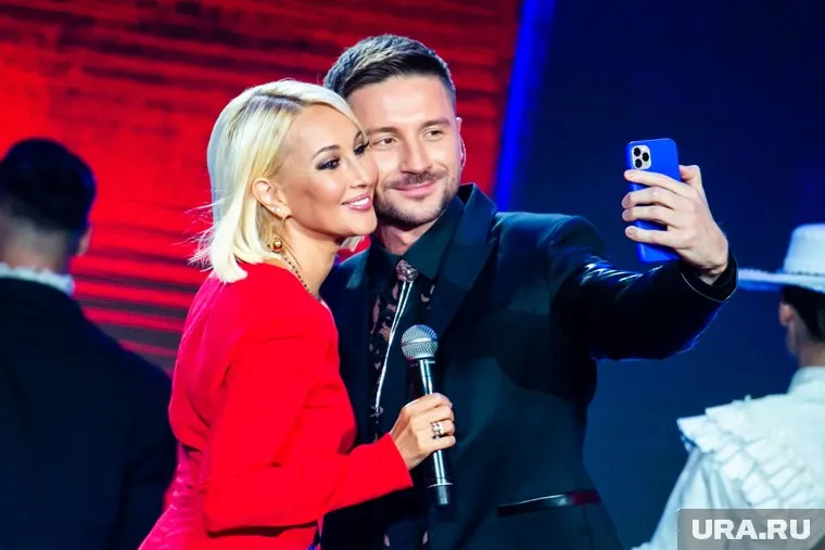 Лера Кудрявцева не смогла обойтись без нецензурной лексики на музыкальной премии