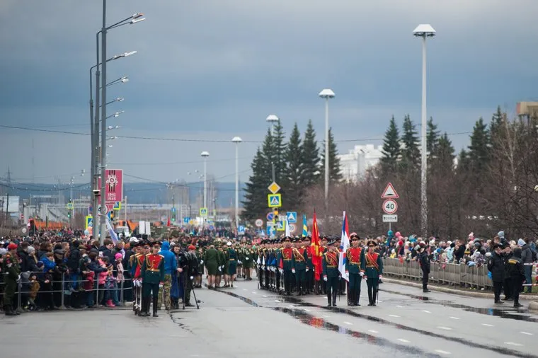 Военный парад, посвященный 73-й годовщине победы в Великой Отечественной войне. Свердловская область, Верхняя Пышма