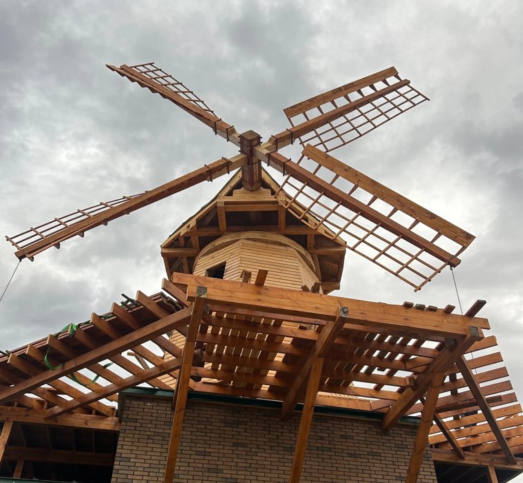 В Курганской области строят ветряную мельницу. Видео