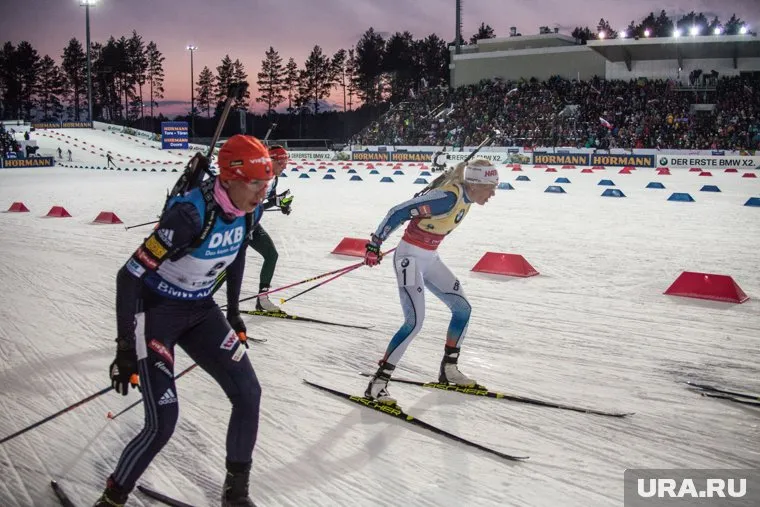 Российские спортсмены впервые завоевали медаль в смешанной эстафете по биатлону