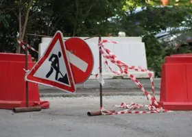 На трассах ЯНАО из-за ремонтов осложнен проезд