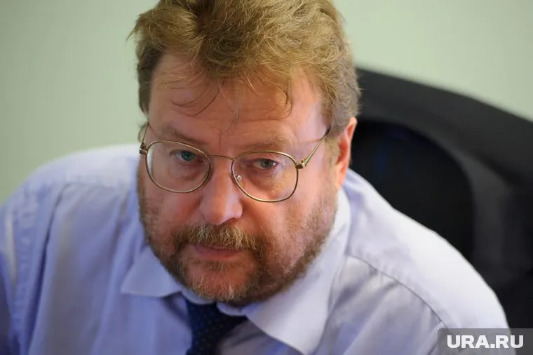 Дубичев будет руководить новым аппаратом, пока Куйвашев не назначит постоянного главу