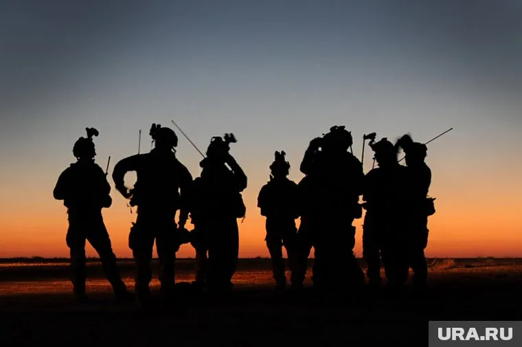 Иностранный контингент поможет Владимиру Зеленскому удержать власть, заявил Владимир Рогов