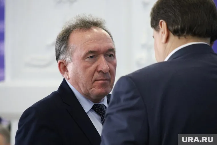 Глава Шадринского района Владимир Осокин отрицает, что уходит с поста