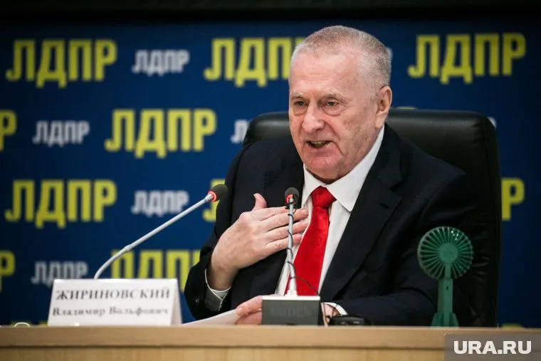 Жириновский похвастался прививками от коронавируса
