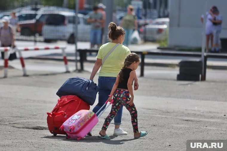 Женщины с медицинским образованием не смогут покинуть Украину с 1 октября 2023 года, заявил Федор Вениславский