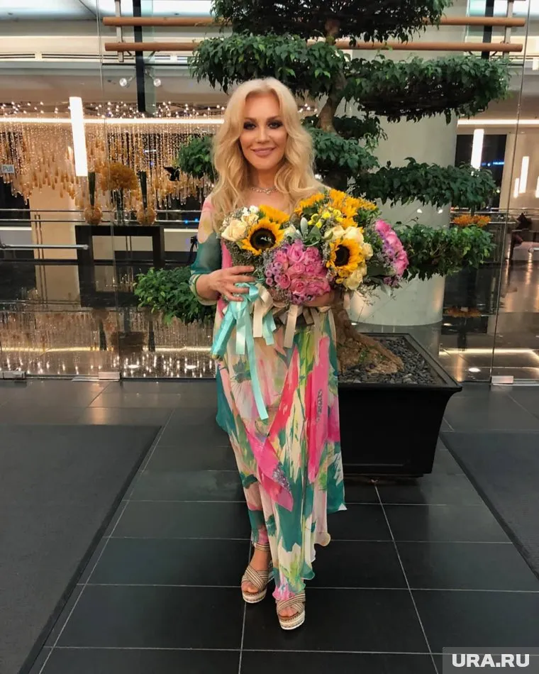 Певица призналась в любви Петербургу и сразу подверглась критике фанатов