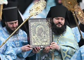 Семь тысяч свечей: как Казань отметила праздник Казанской иконы Божией Матери