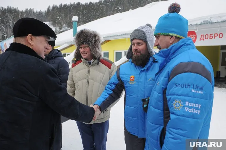У Вадима Евдокимова (второй справа) во время отпуска хотят забрать полномочия по туризму