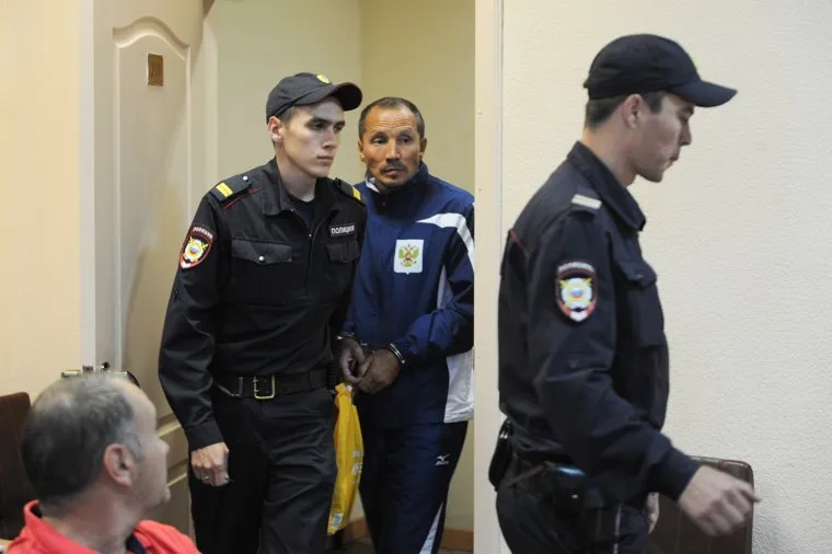 Избрание меры пресечения Касымову Фаригату в суде Центрального района. Челябинск, полиция, касымов фаригат, конвой, арест