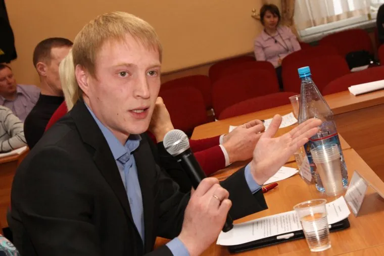 Круглый стол ЖКХКурган, пчаков константин