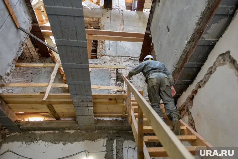 Нехватка красок и клеев по прогнозам строителей может наступить уже осенью 2023 года