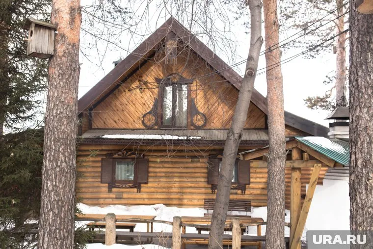 Дом продается с баней, которую предлагают сдавать в аренду