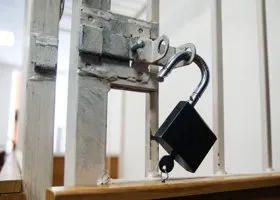 Глава СК взял на контроль дело участкового, обвиняемого в насилии